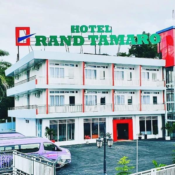 Grand Tamaro Hotel Prapat Bagian luar foto